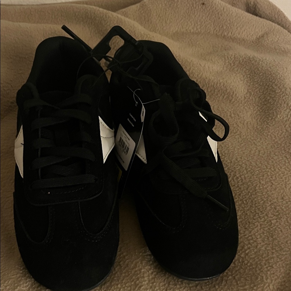 Black and White Men's Sneakers
